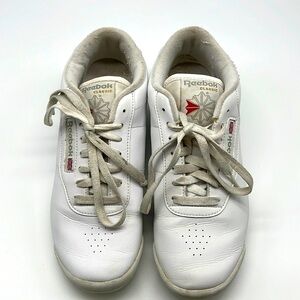 Reebok - White Classic Leather Reebok Lace Up Low Rise Sneaker Size 7